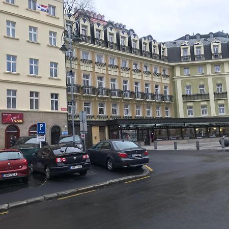 Apartman U Kolonady カルロヴィ・ヴァリ エクステリア 写真