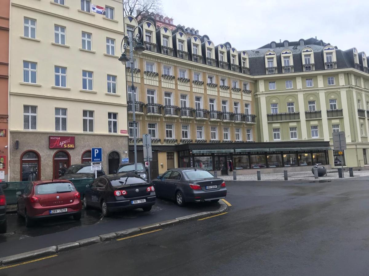 Apartman U Kolonady カルロヴィ・ヴァリ エクステリア 写真